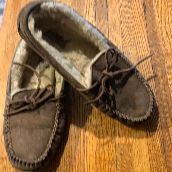 Ugh Moccasins - Picture 1 of 3